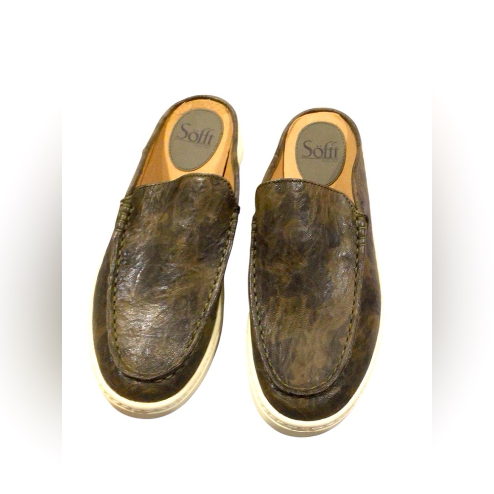 NWOT.....Womens Sofft Brand Camo Leather Mules. Size 8.5